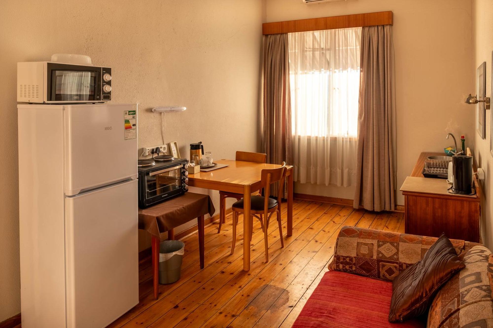 Karoo Country Inn Middelburg  Extérieur photo