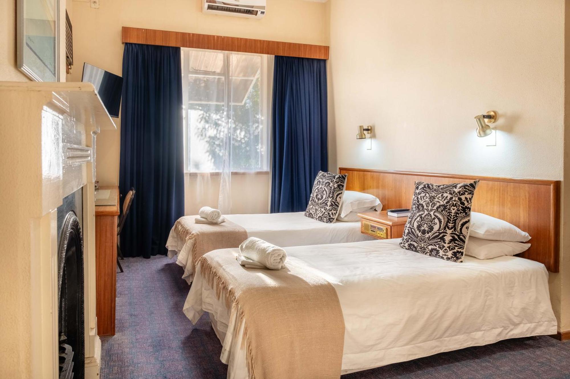 Karoo Country Inn Middelburg  Extérieur photo